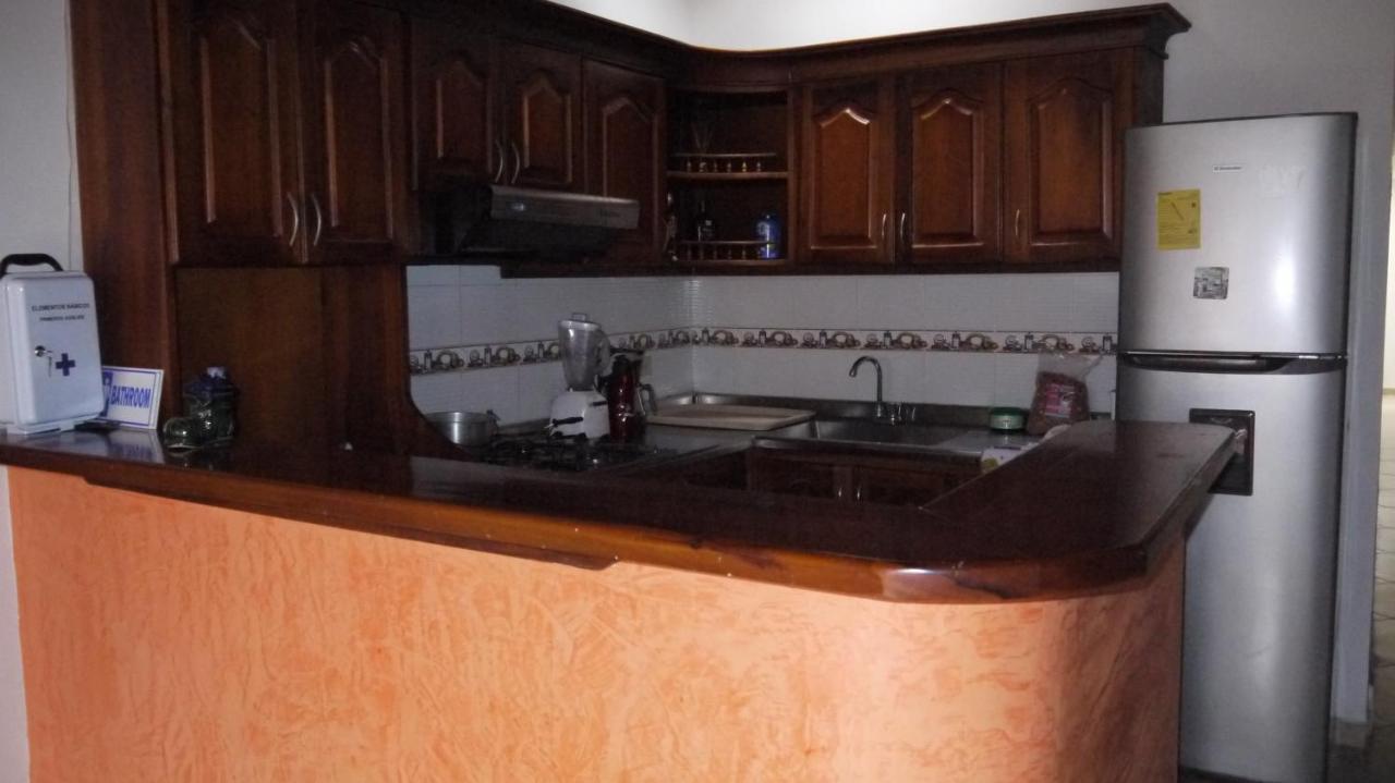 Hostal Naty Luna Jardin Exterior photo