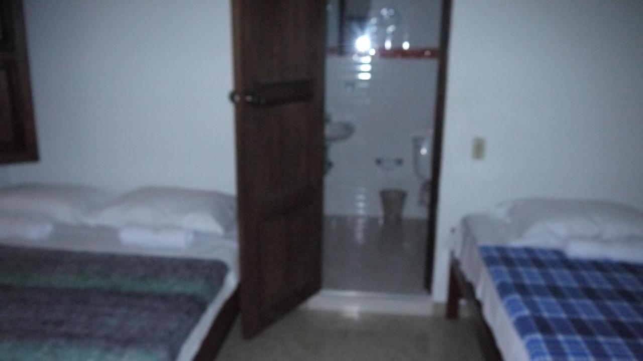Hostal Naty Luna Jardin Exterior photo